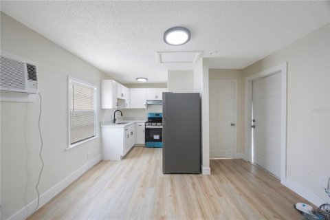 Propiedad comercial en venta en Saint Petersburg, Florida, 2 dormitorios, 116.59 m2 № 2224357 - foto 15