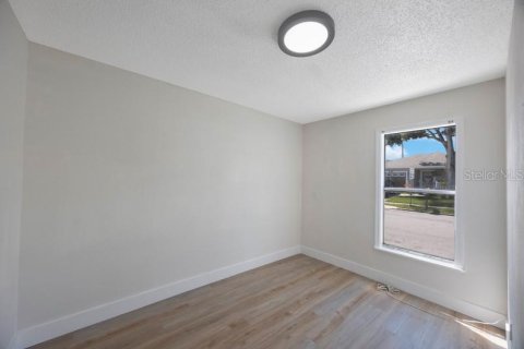 Propiedad comercial en venta en Saint Petersburg, Florida, 2 dormitorios, 116.59 m2 № 2224357 - foto 11