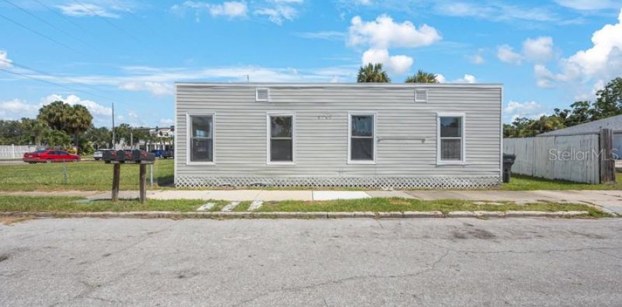Propiedad comercial en Saint Petersburg, Florida 2 dormitorios, 116.59 m2 № 2224357