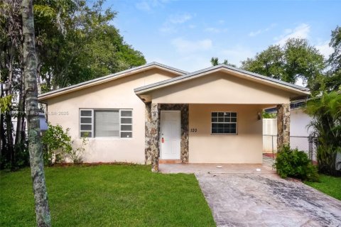 Casa en alquiler en Hallandale Beach, Florida, 3 dormitorios, 162.58 m2 № 1945373 - foto 1