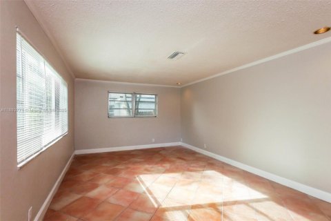 Casa en alquiler en Hallandale Beach, Florida, 3 dormitorios, 162.58 m2 № 1945373 - foto 4