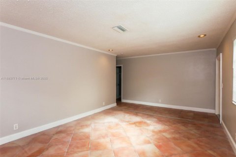 Casa en alquiler en Hallandale Beach, Florida, 3 dormitorios, 162.58 m2 № 1945373 - foto 3