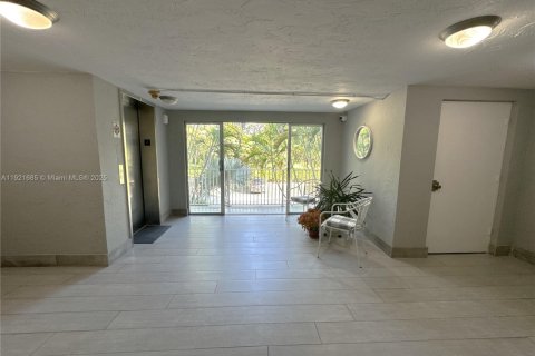 Снять в аренду кондоминиум в Майами, Флорида 1 спальня, 66.24м2, № 1975346 - фото 3