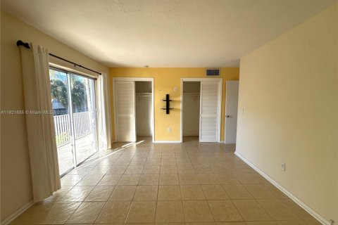 Снять в аренду кондоминиум в Майами, Флорида 1 спальня, 66.24м2, № 1975346 - фото 8