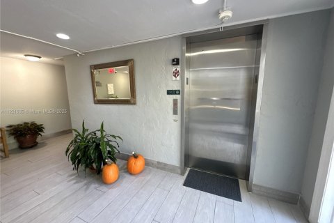 Снять в аренду кондоминиум в Майами, Флорида 1 спальня, 66.24м2, № 1975346 - фото 4