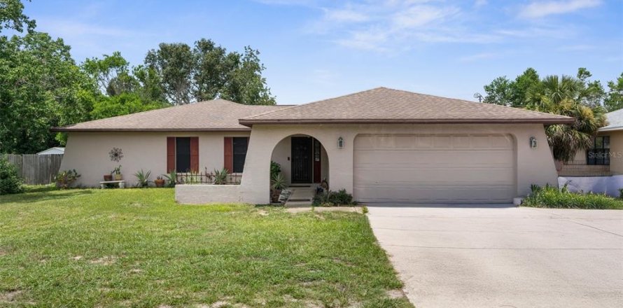 Casa en Spring Hill, Florida 3 dormitorios, 135.73 m2 № 1824699