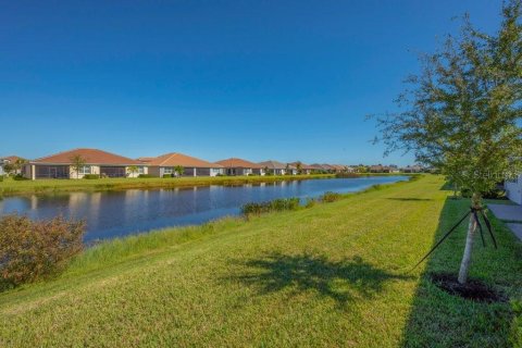 House in Wimauma, Florida 2 bedrooms, 170.38 sq.m. № 2205766 - photo 3