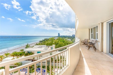 Купить кондоминиум в Халландейл-Бич, Флорида 2 спальни, 108.23м2, № 1983732 - фото 11