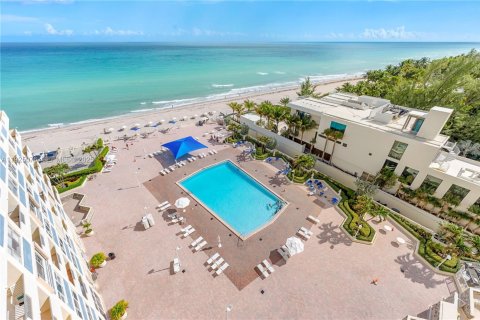 Купить кондоминиум в Халландейл-Бич, Флорида 2 спальни, 108.23м2, № 1983732 - фото 30