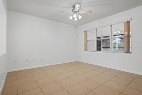 Casa en venta en Kissimmee, Florida, 4 dormitorios, 255.11 m2 № 1899226 - foto 10