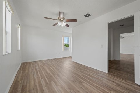 Casa en venta en Kissimmee, Florida, 4 dormitorios, 255.11 m2 № 1899226 - foto 27