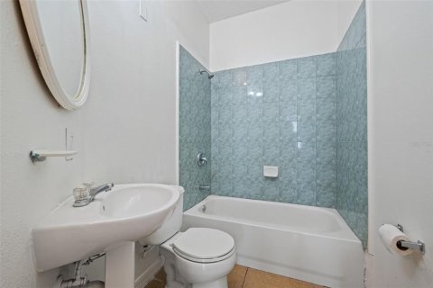 Casa en venta en Kissimmee, Florida, 4 dormitorios, 255.11 m2 № 1899226 - foto 8
