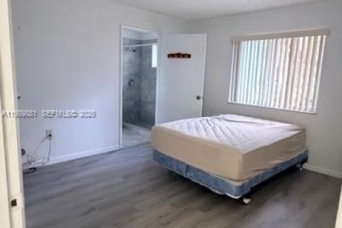 Condominio en alquiler en Miami, Florida, 4 dormitorios, 123.56 m2 № 2057693 - foto 16