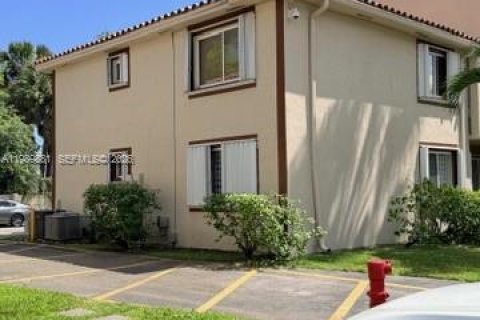 Condominio en alquiler en Miami, Florida, 4 dormitorios, 123.56 m2 № 2057693 - foto 17