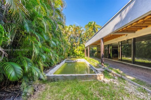 House in Miami, Florida 5 bedrooms, 339.09 sq.m. № 1992596 - photo 15