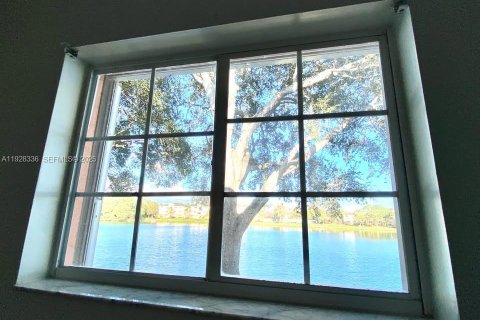 Appartement à louer à Hollywood, Floride: 1 chambre, 61.22 m2 № 1988401 - photo 11