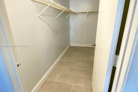 Appartement à louer à Hollywood, Floride: 1 chambre, 61.22 m2 № 1988401 - photo 13