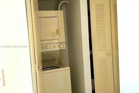 Appartement à louer à Hollywood, Floride: 1 chambre, 61.22 m2 № 1988401 - photo 9