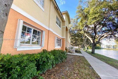 Appartement à louer à Hollywood, Floride: 1 chambre, 61.22 m2 № 1988401 - photo 2