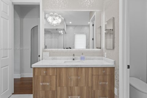Casa en venta en Doral, Florida, 5 dormitorios, 333.8 m2 № 2008353 - foto 29