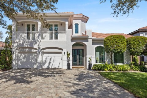 Casa en Doral, Florida 5 dormitorios, 333.8 m2 № 2008353