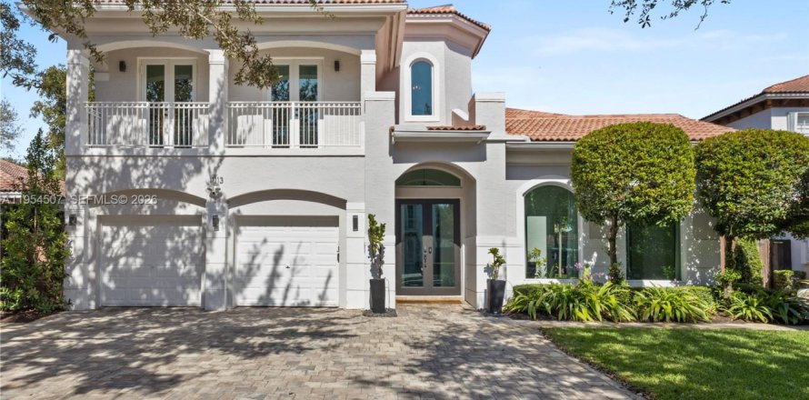 Casa en Doral, Florida 5 dormitorios, 333.8 m2 № 2008353