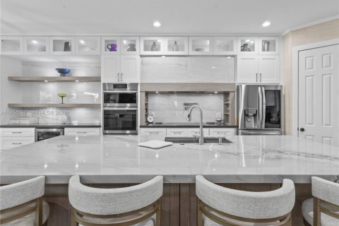 Casa en venta en Doral, Florida, 5 dormitorios, 333.8 m2 № 2008353 - foto 11