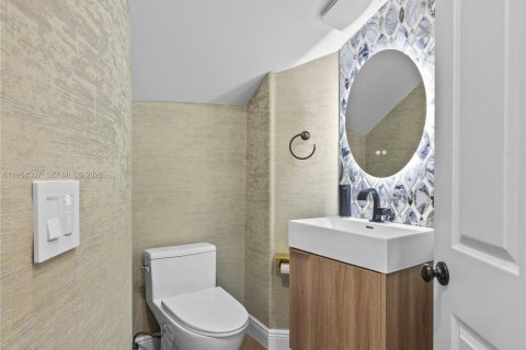 Casa en venta en Doral, Florida, 5 dormitorios, 333.8 m2 № 2008353 - foto 18