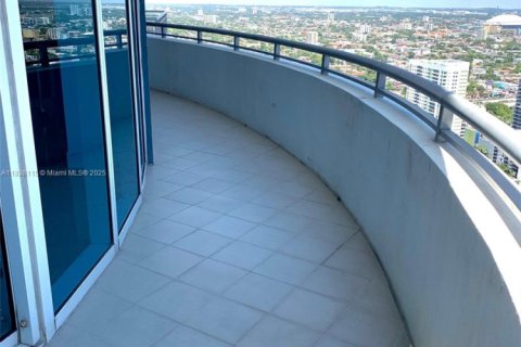 Copropriété à louer à Miami, Floride: 3 chambres, 145.67 m2 № 1963359 - photo 8