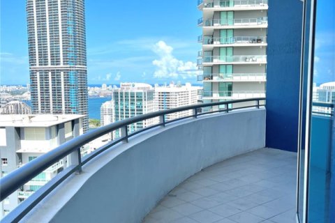 Copropriété à louer à Miami, Floride: 3 chambres, 145.67 m2 № 1963359 - photo 4