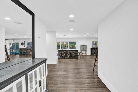 House in Hallandale Beach, Florida 6 bedrooms, 337.24 sq.m. № 2083880 - photo 2