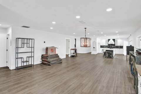 House in Hallandale Beach, Florida 6 bedrooms, 337.24 sq.m. № 2083880 - photo 14