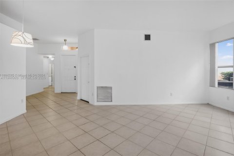 Villa ou maison à louer à Miramar, Floride: 4 chambres, 172.71 m2 № 2001248 - photo 9