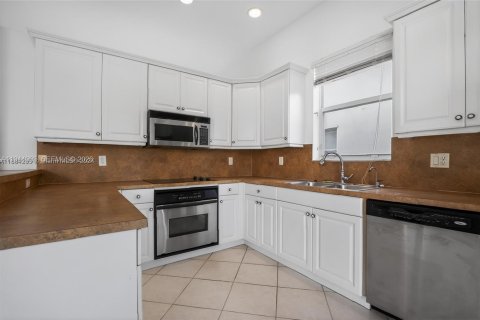 Villa ou maison à louer à Miramar, Floride: 4 chambres, 172.71 m2 № 2001248 - photo 6