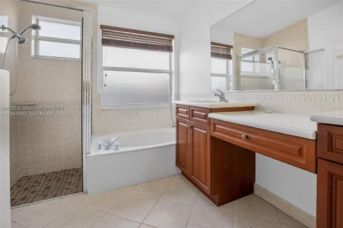 Villa ou maison à louer à Miramar, Floride: 4 chambres, 172.71 m2 № 2001248 - photo 15