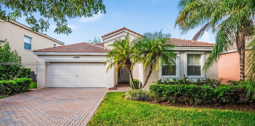 Villa ou maison à Miramar, Floride 4 chambres, 172.71 m2 № 2001248