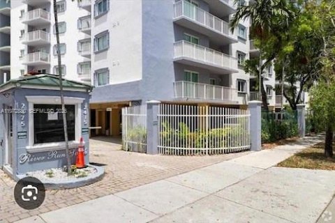 Condominio en venta en Miami, Florida, 2 dormitorios, 74.97 m2 № 2040423 - foto 4