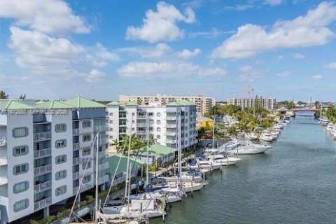 Condominio en venta en Miami, Florida, 2 dormitorios, 74.97 m2 № 2040423 - foto 2