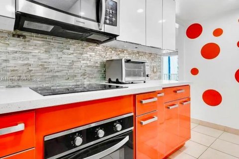 Condominio en venta en Miami, Florida, 2 dormitorios, 74.97 m2 № 2040423 - foto 8