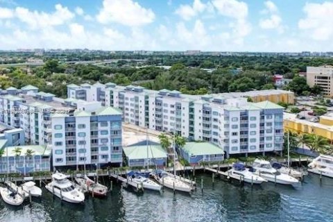 Condominio en Miami, Florida, 2 dormitorios  № 2040423