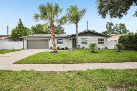 Casa en Clearwater, Florida 4 dormitorios, 177.72 m2 № 2133394