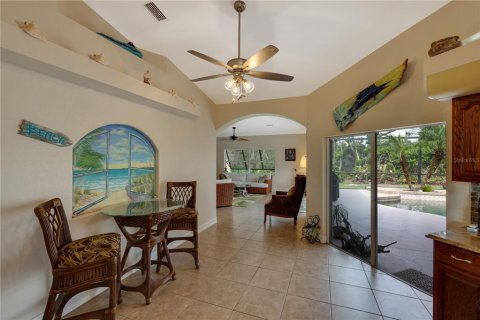 House in Rotonda, Florida 3 bedrooms, 239.41 sq.m. № 1356005 - photo 10
