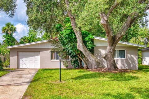 House in Port Orange, Florida 3 bedrooms, 116.13 sq.m. № 1806827 - photo 1