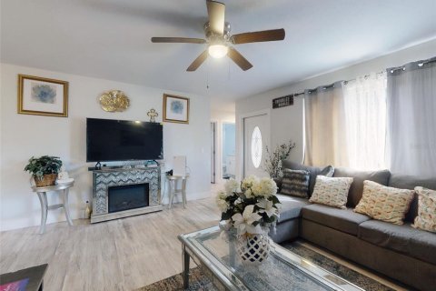 House in Port Orange, Florida 3 bedrooms, 116.13 sq.m. № 1806827 - photo 6