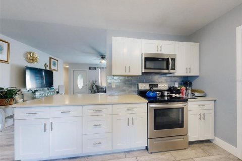 House in Port Orange, Florida 3 bedrooms, 116.13 sq.m. № 1806827 - photo 10