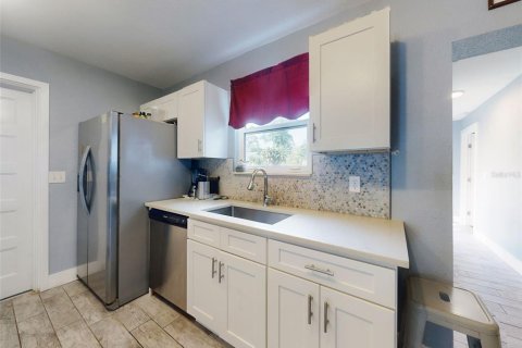 House in Port Orange, Florida 3 bedrooms, 116.13 sq.m. № 1806827 - photo 9