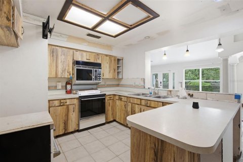 House in Lake Mary, Florida 5 bedrooms, 291.25 sq.m. № 2266713 - photo 19