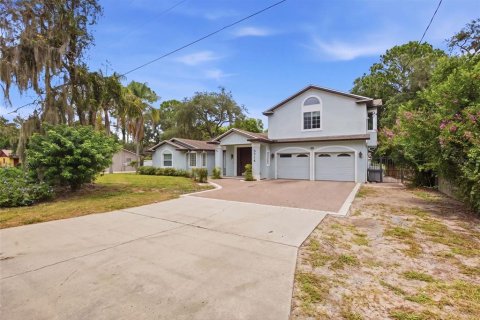 House in Lake Mary, Florida 5 bedrooms, 291.25 sq.m. № 2266713 - photo 2