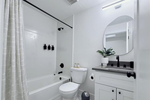 Immobilier commercial à vendre à Port Charlotte, Floride: 6 chambres, 226.96 m2 № 2371697 - photo 15