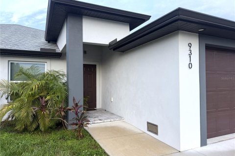 Immobilier commercial à vendre à Port Charlotte, Floride: 6 chambres, 226.96 m2 № 2371697 - photo 26